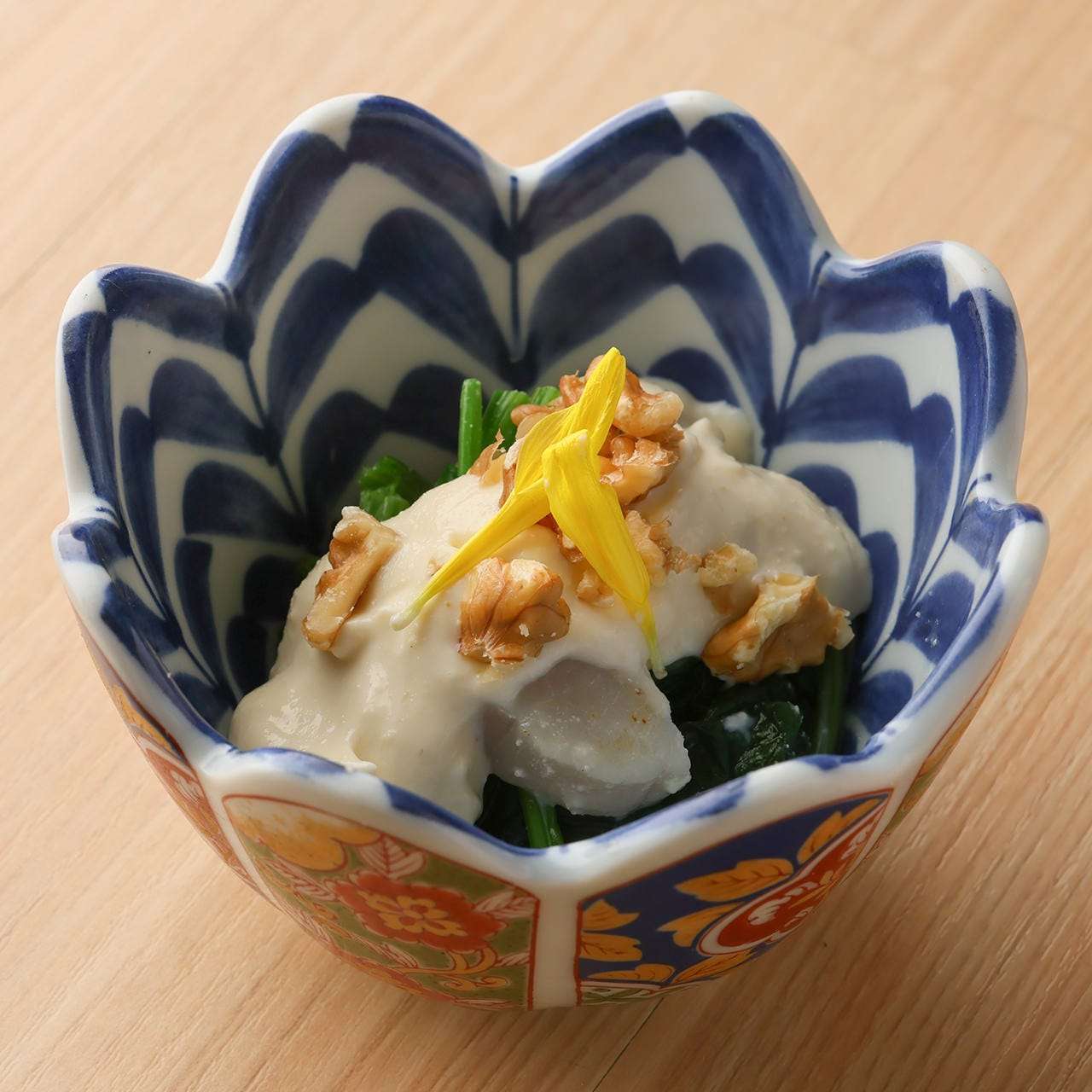 炙り平貝とほうれん草のチーズ白和え