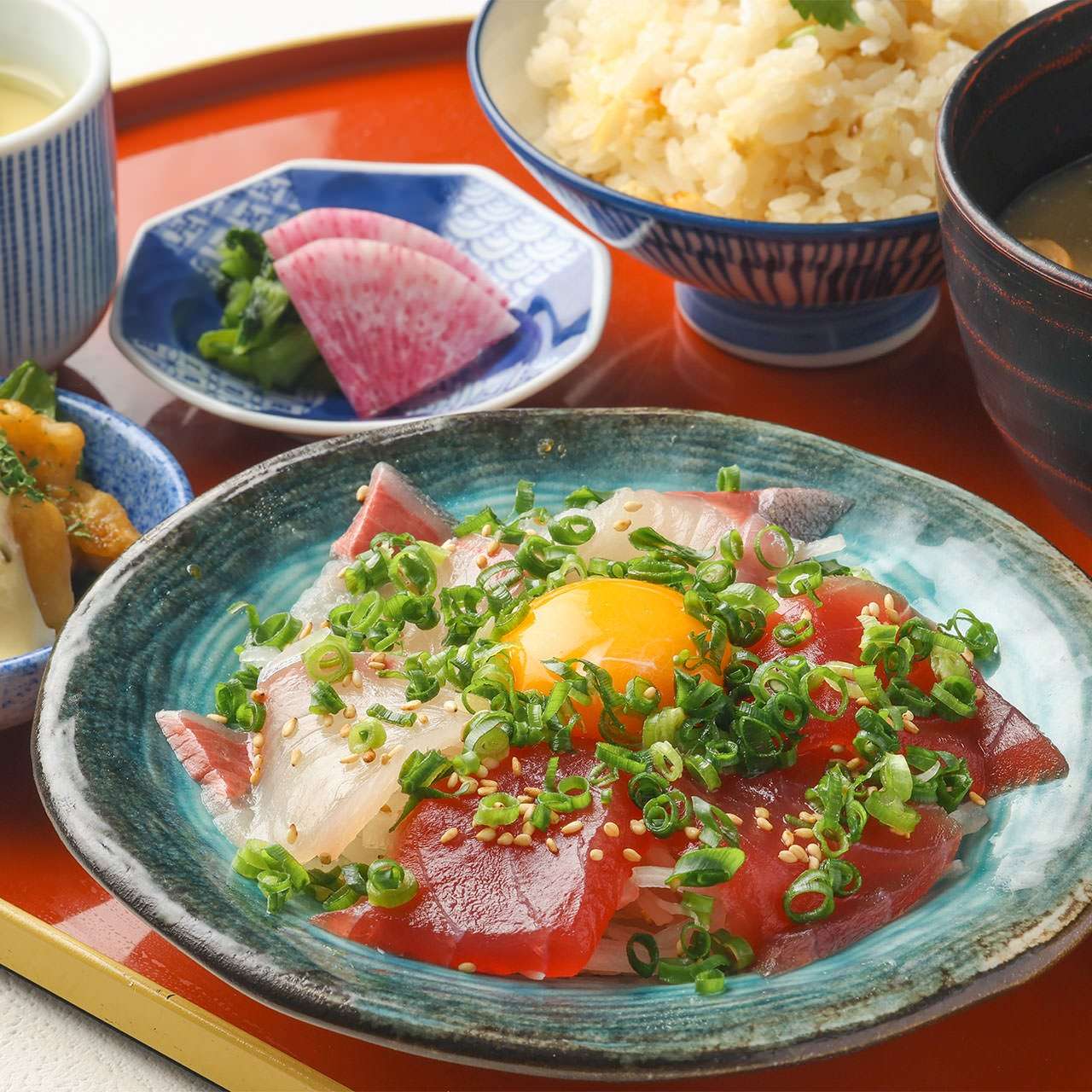 鮪とカンパチの胡麻刺しユッケ