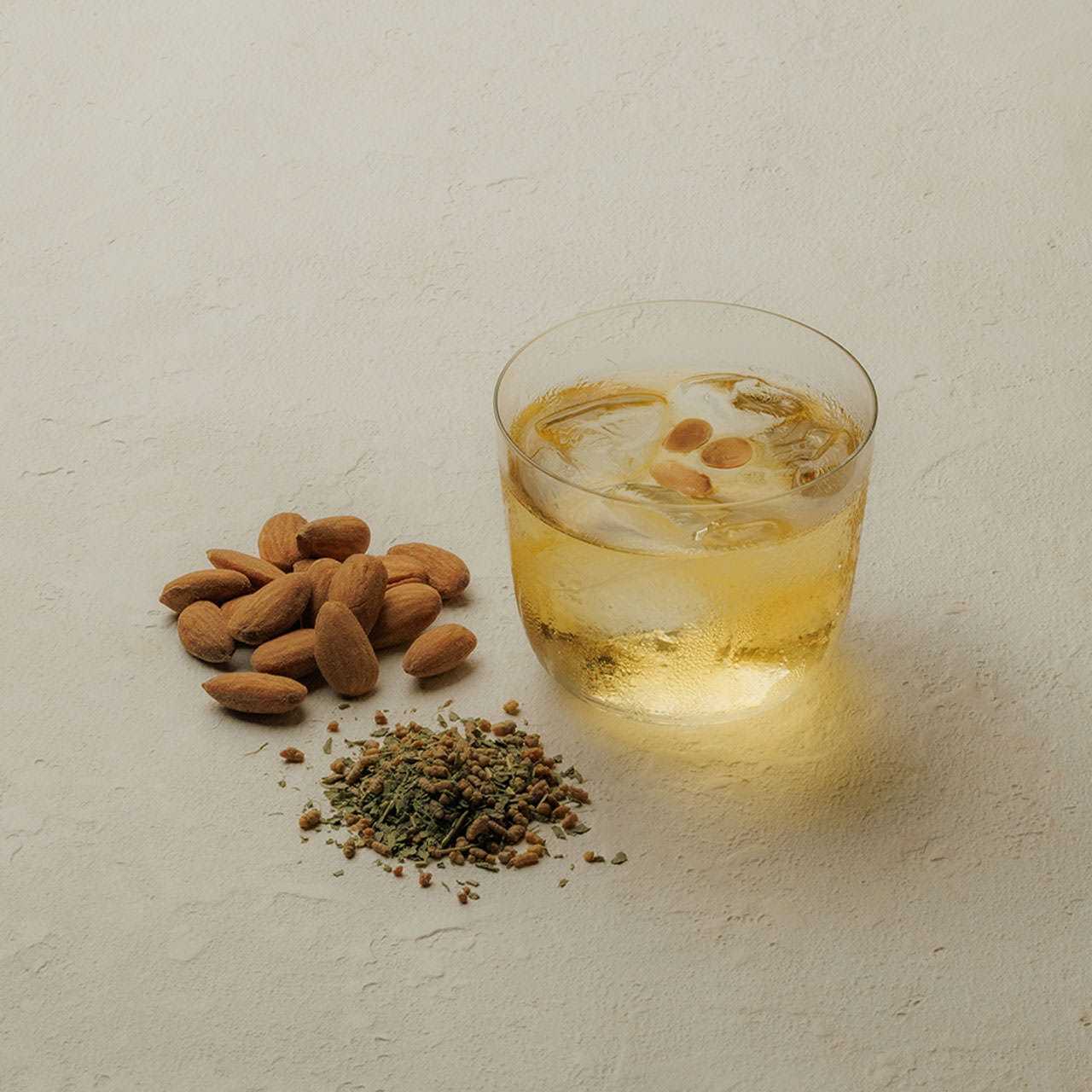 玄米茶とローストアーモンドのハイボール