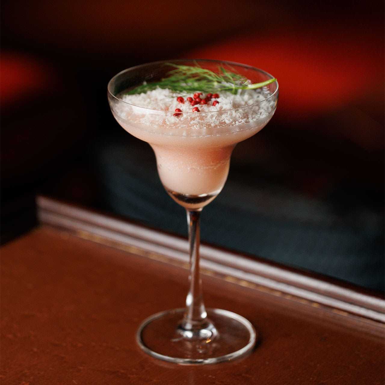 ディル香る白桃とパルミジャーノのフローズンダイキリ