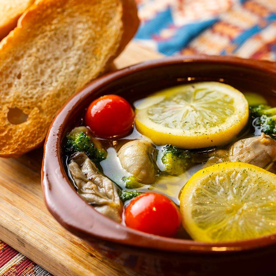 カキとレモンのアヒージョ ～バゲット付～