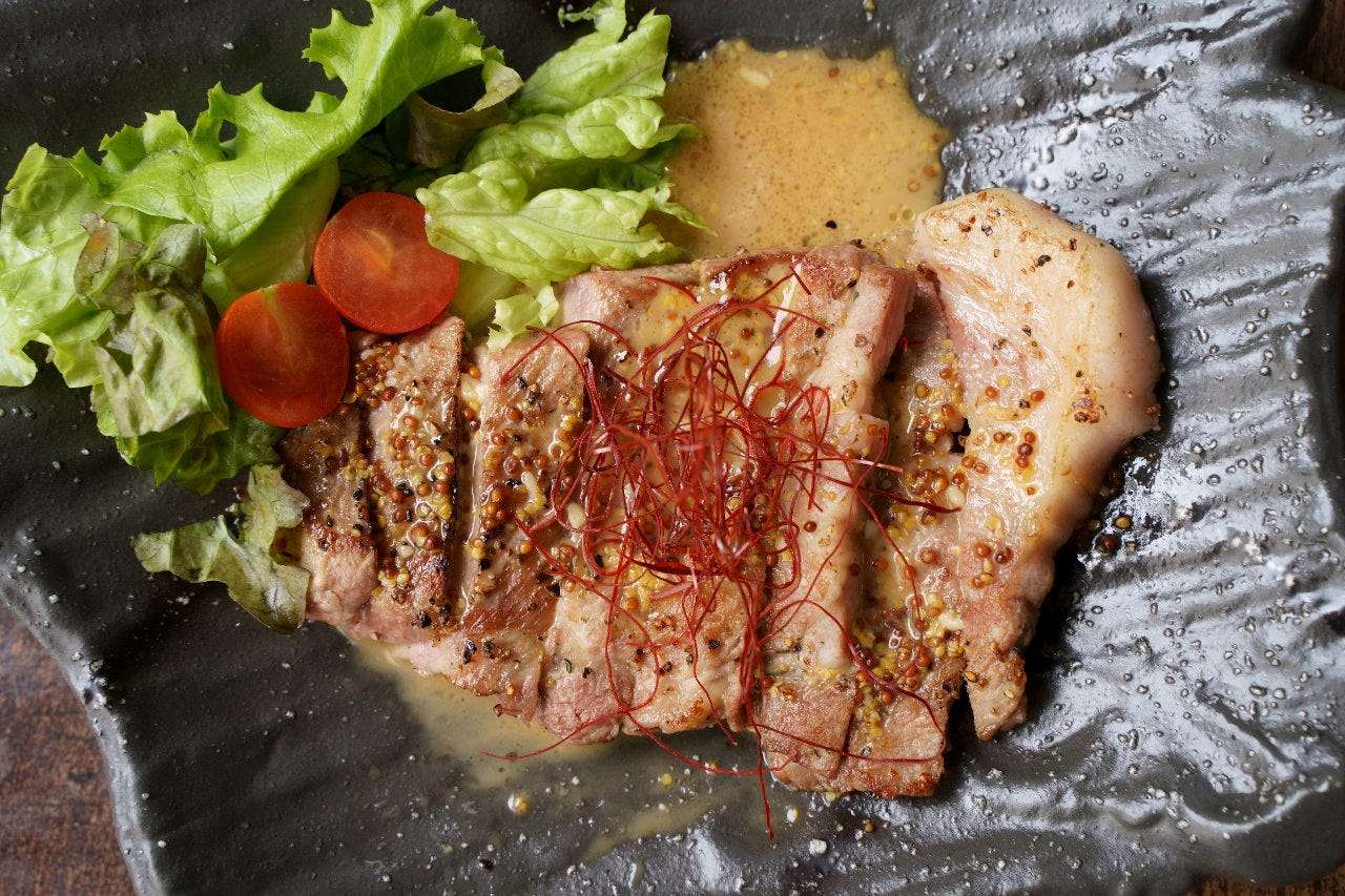 十勝豚ロースのとろけるハニーマスタードソース