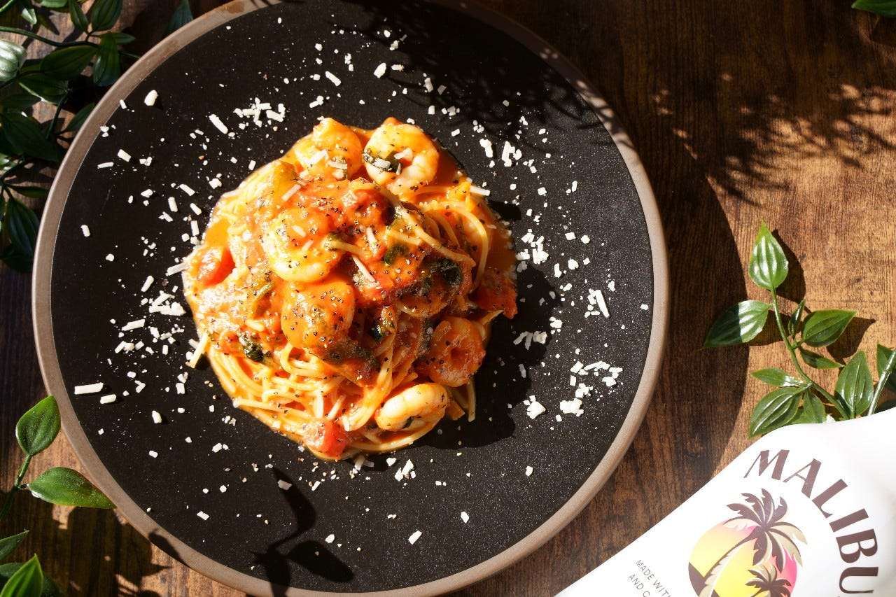 エビとほうれん草のトマトクリームパスタ