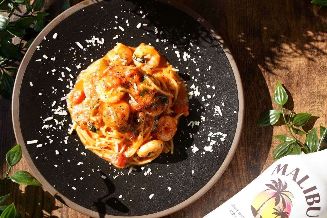 エビとほうれん草のトマトパスタ