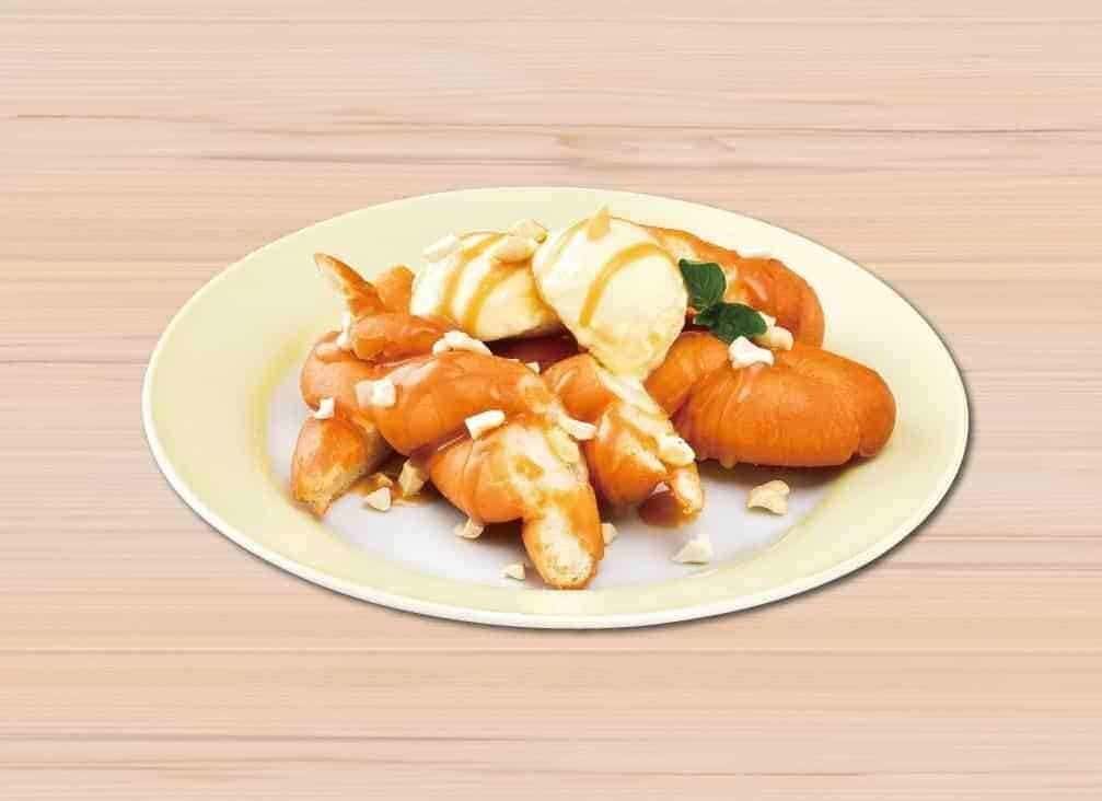 Soy milk fried bread ice cream (caramel nuts)