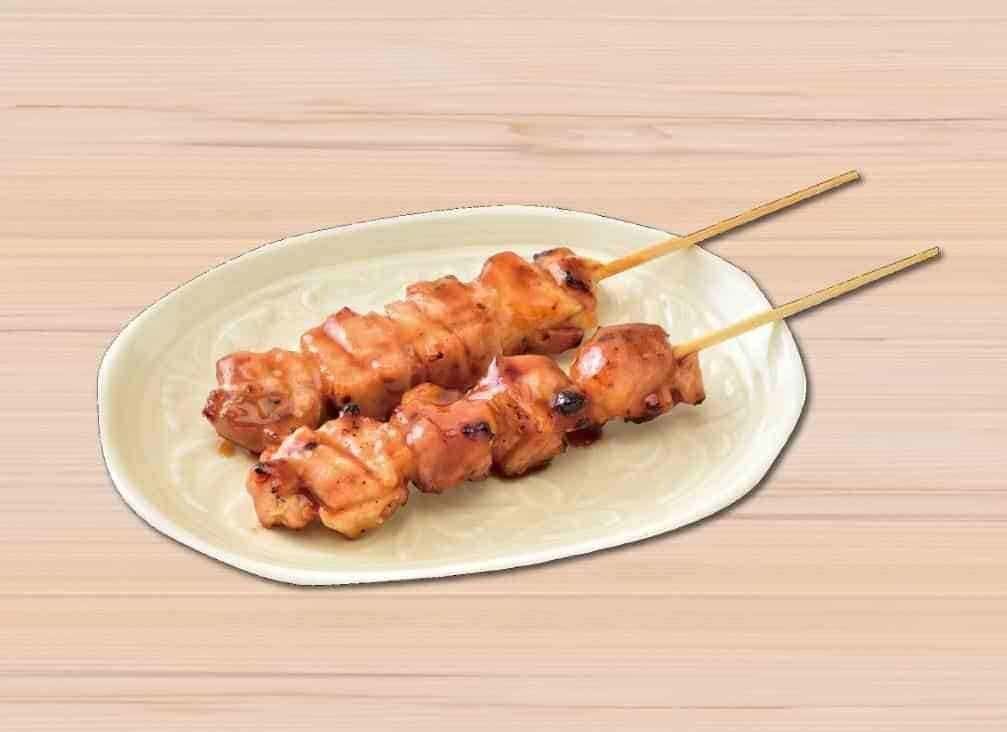 Domestic chicken thigh skewers, chicken skin skewers, chicken thigh skewers, chicken gizzard skewers