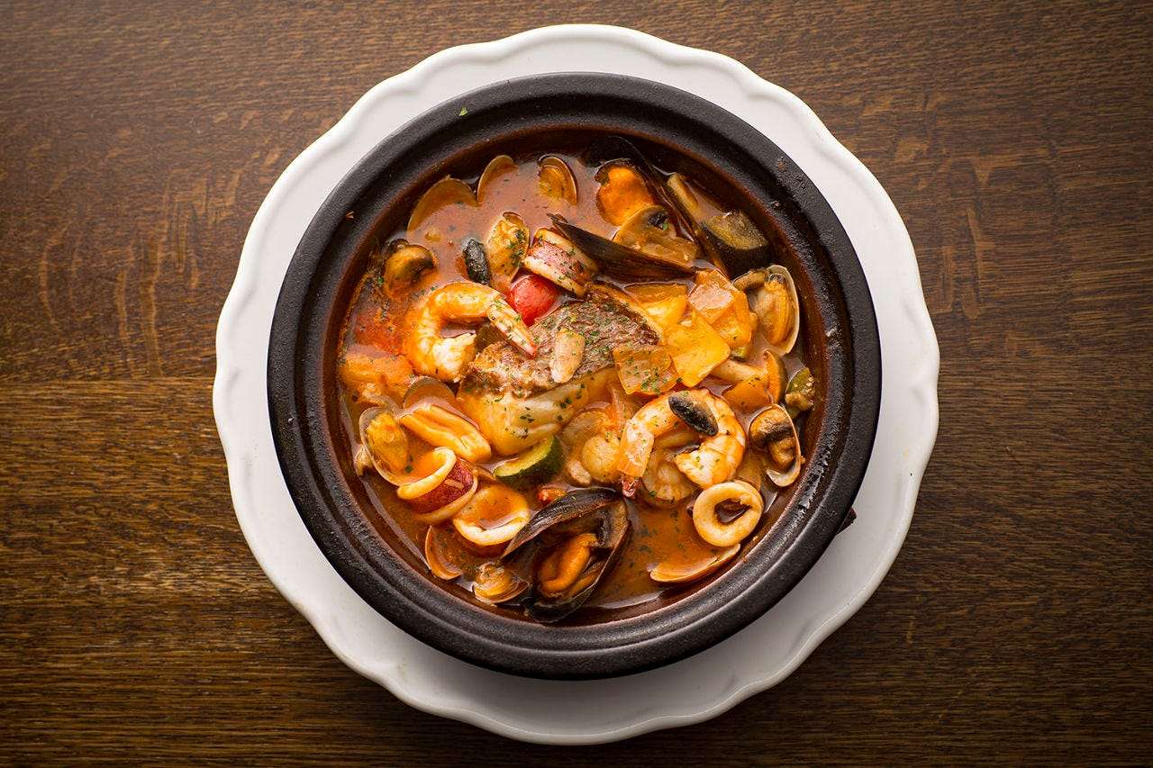 Mixed paella with seafood and mountain produce