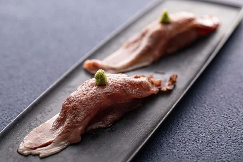 近江牛の炙り2貫