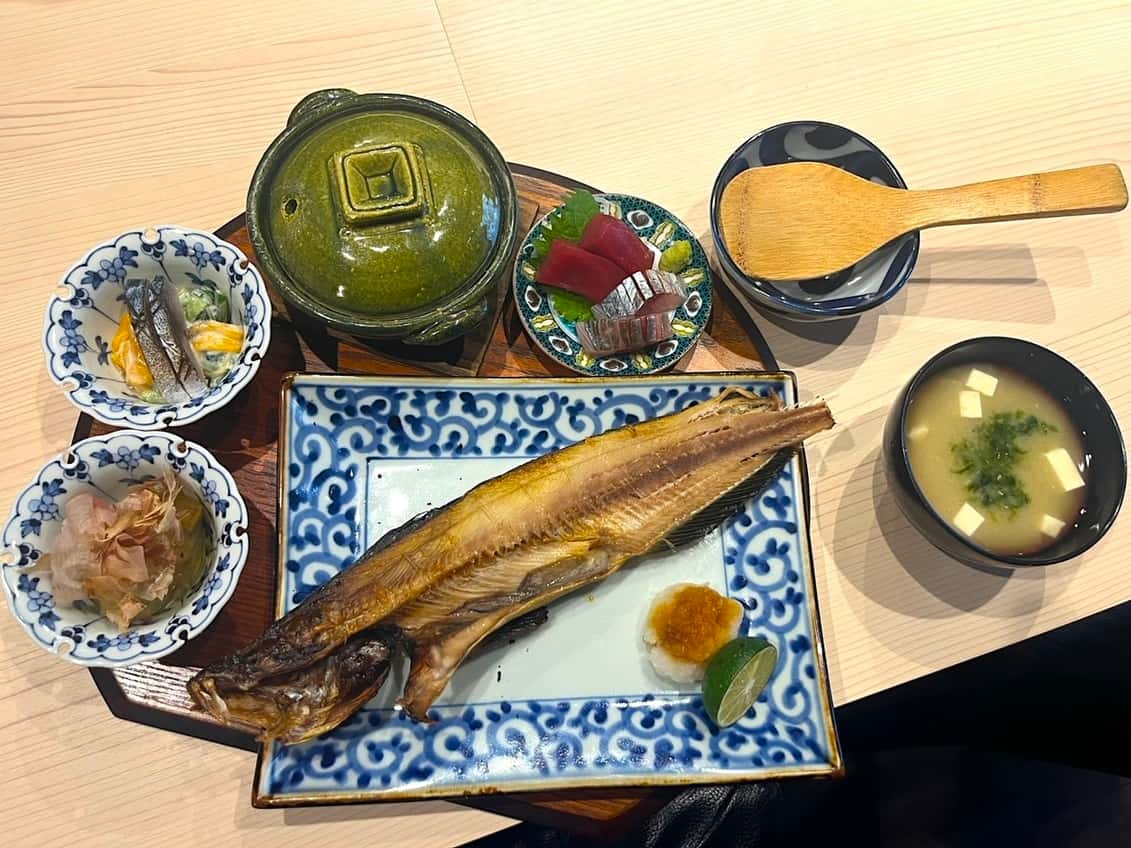 本日の焼き魚と炊き立て土鍋ご飯ランチセット