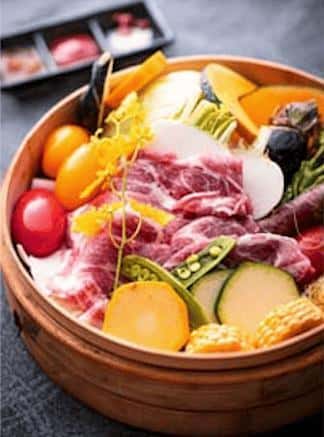 갓 잡은 채소밭 야채 야마토 돼지 세이로 찜