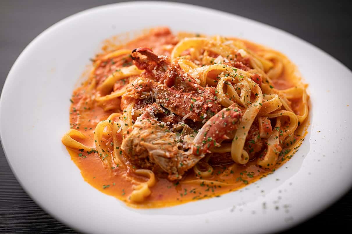 ワタリガニのトマト煮込みパスタ