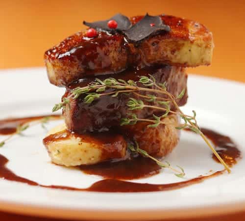 名物！　牛肉とフォアグラ、トリュフのロッシーニ