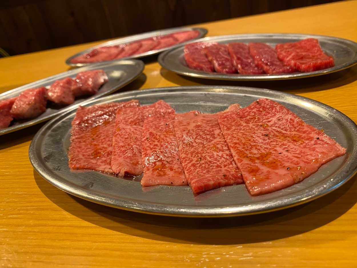 にくろうスタンダードコース◆塩タンからカルビやハラミなど、お手軽に堪能できる全11品￥3,500