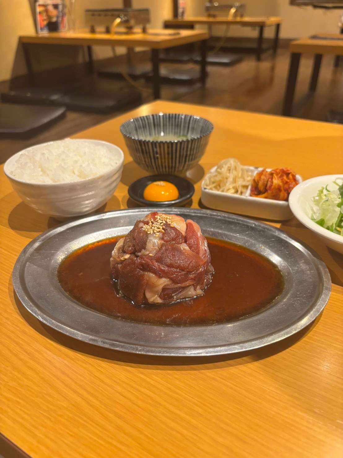 にくろう玉定食（卵黄付き）