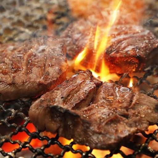 画像:【絶品】自慢の厚切り牛タンが勢揃い・全9品&2時間飲み放題付 ⇒『贅沢コース』6,000円⇒5,000円