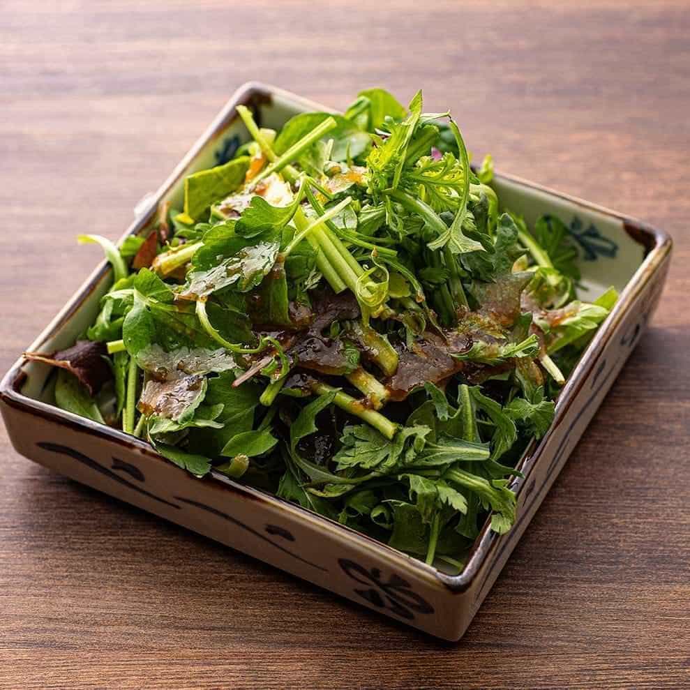 Shungiku and parsley salad