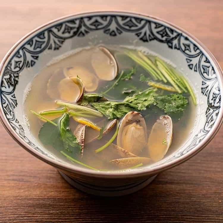 Sake-steamed shellfish