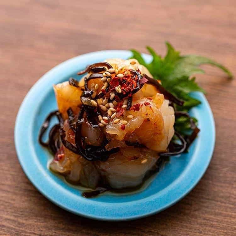 Raw shrimp and kelp dressing