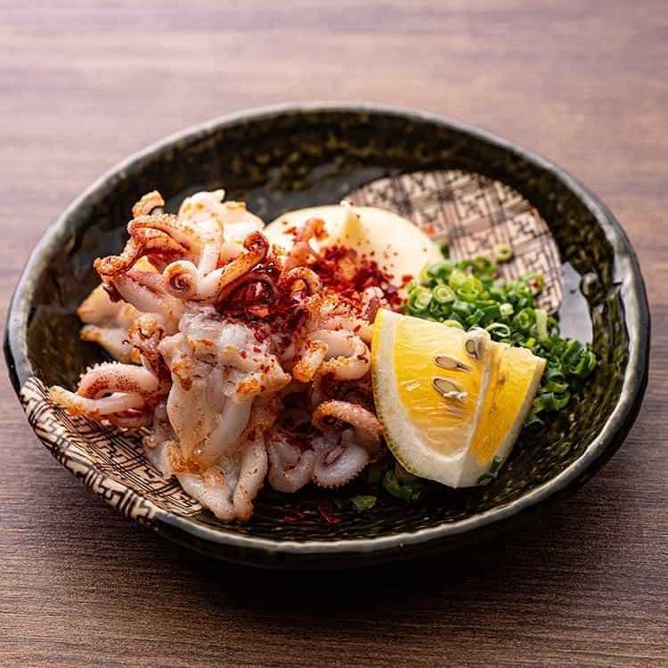 Grilled squid legs with salt