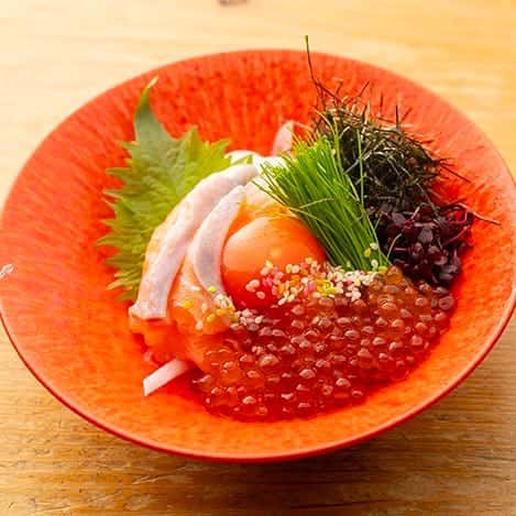 宝石★サーモンいくらユッケ