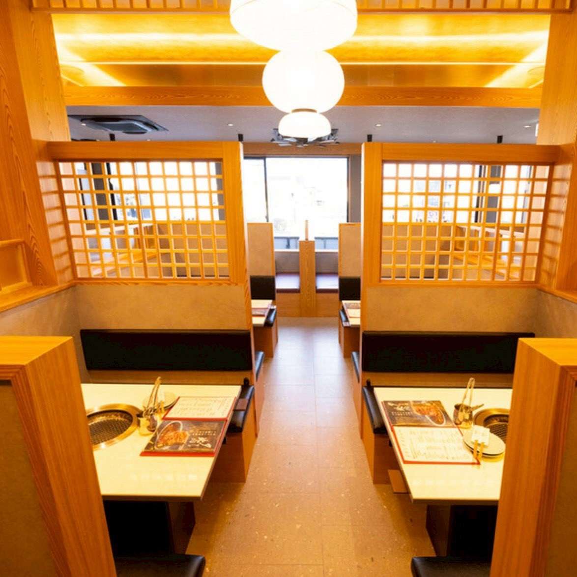 ゆったりと寛げるソファ席で、語らいのひとときを