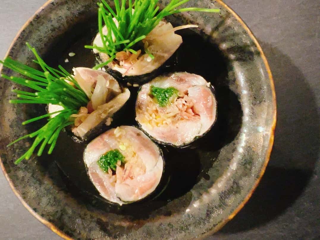 海藻裹沙丁魚