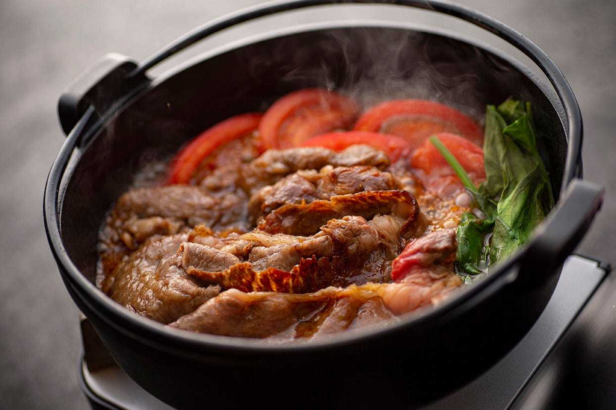 [Limited time offer] Premium sukiyaki made with Yamato beef and Nara Prefecture Momotaro tomatoes (single item)