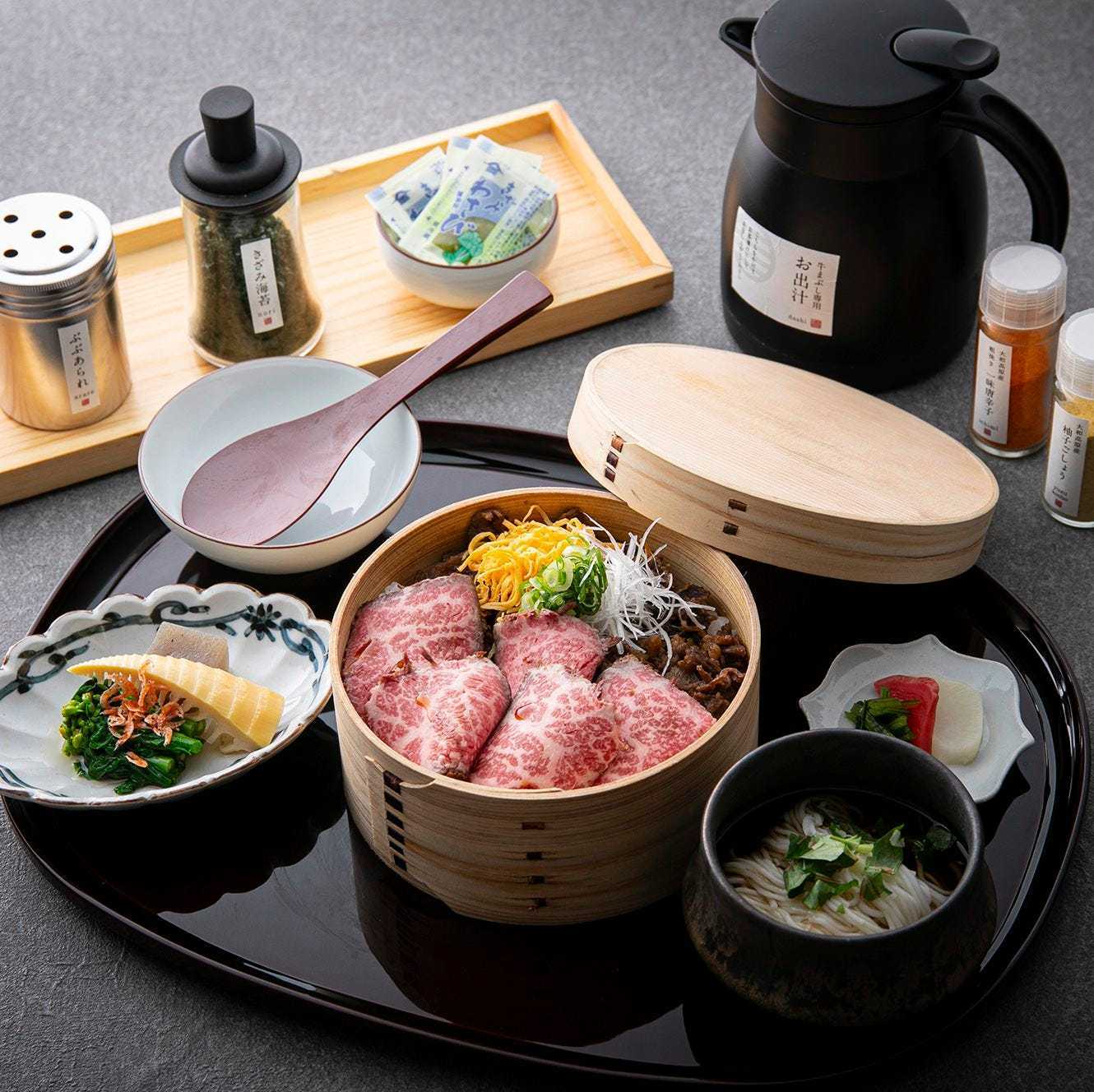 Yamato beef crust, lean meat tataki