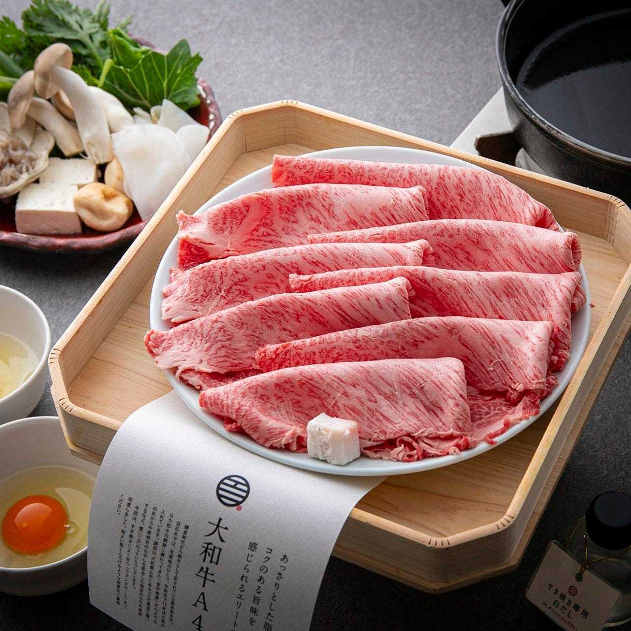 Yamato Beef Premium Sukiyaki Course (240g) Per person: ¥8,780 (tax included)