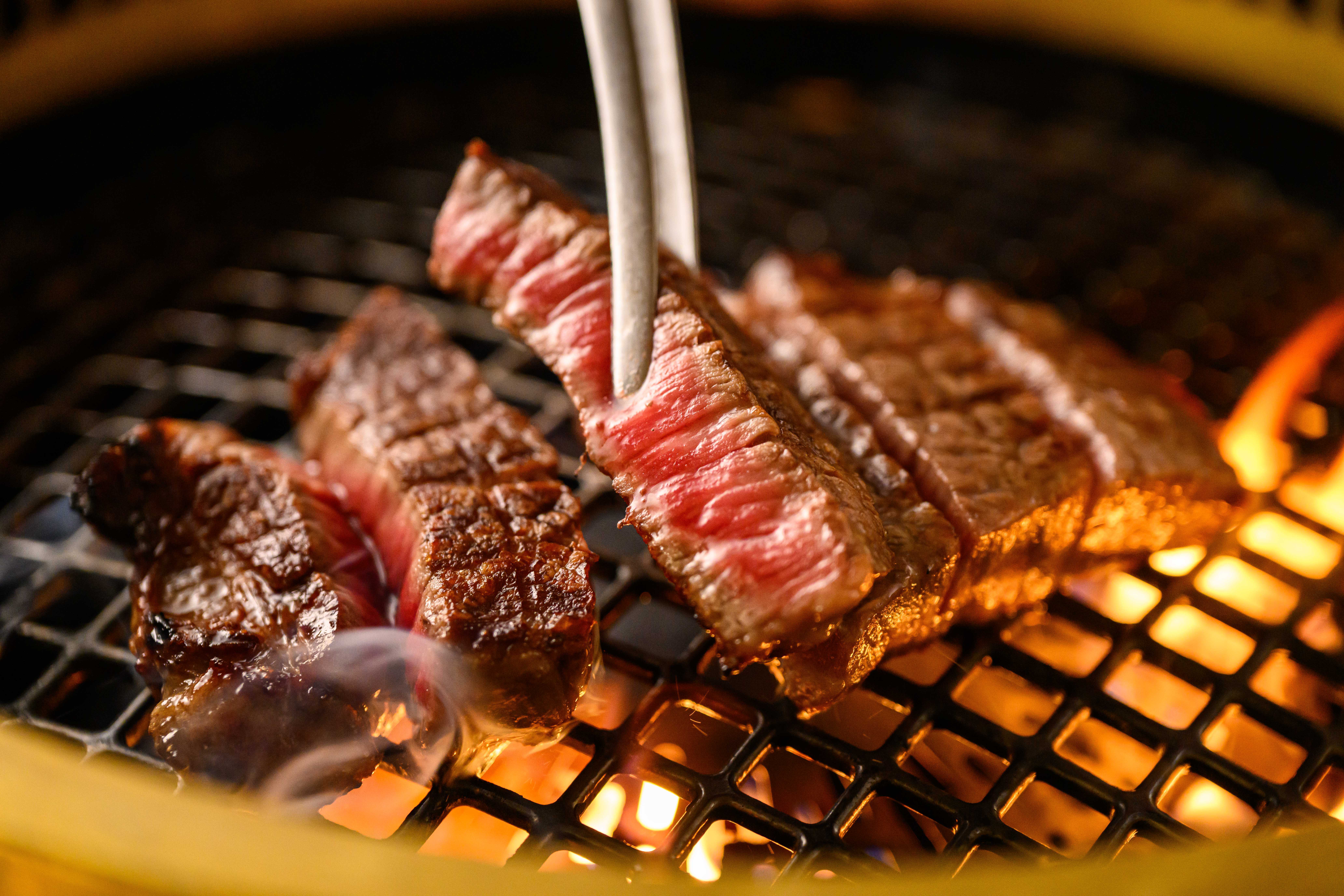 トングは生肉用と、食事用に分けて