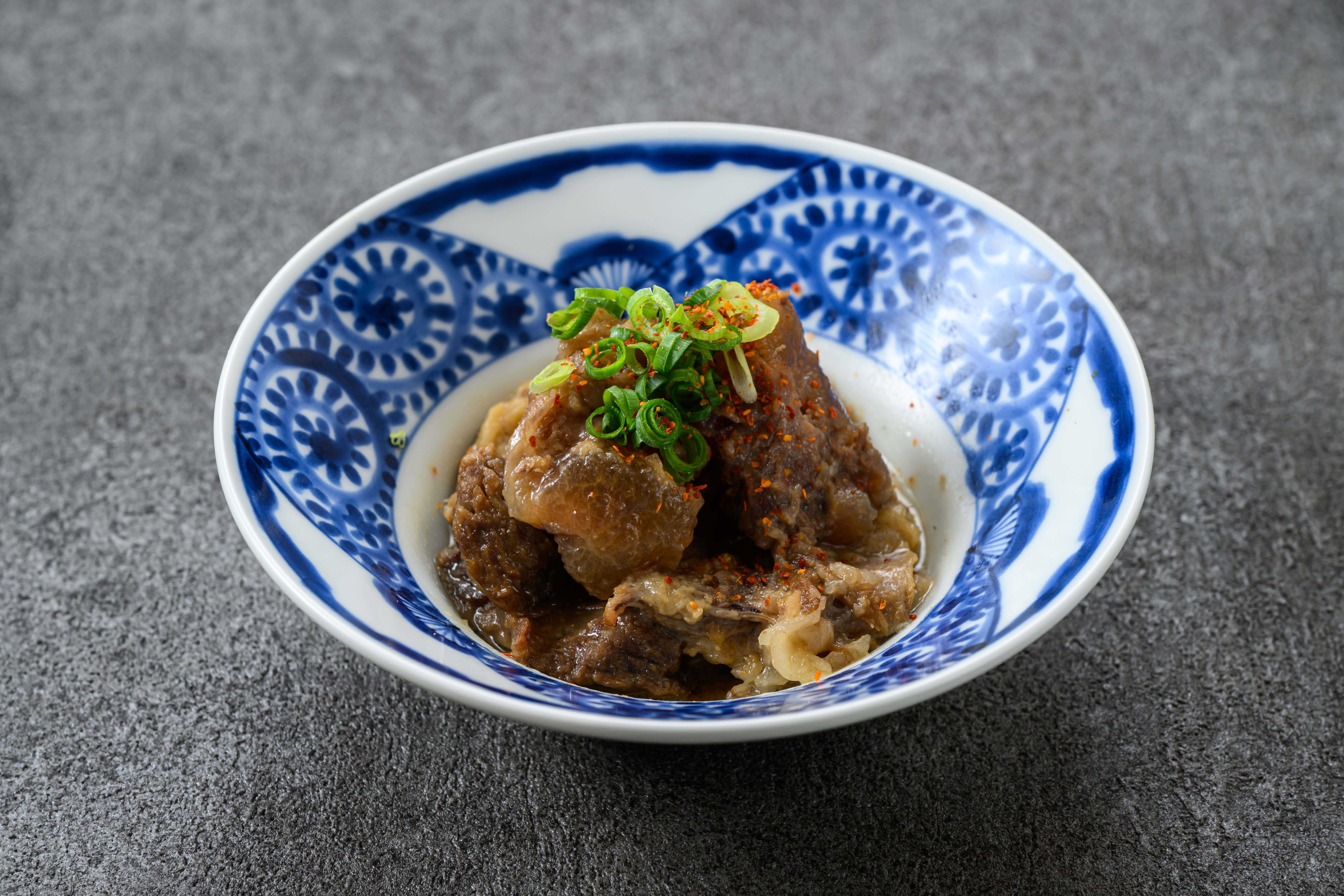 和牛すじ煮込みの白みそ仕立て