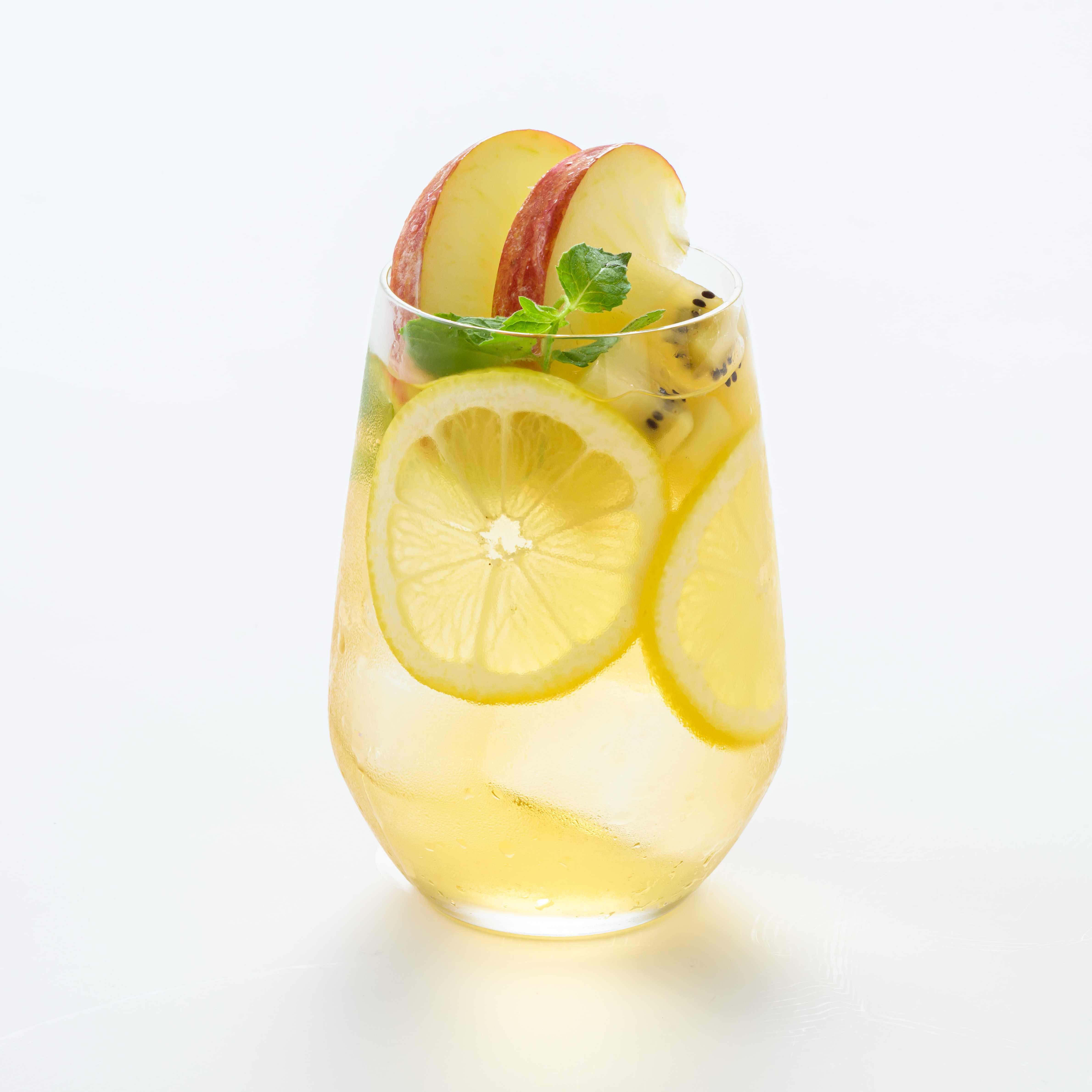 さわやか白のサングリア（りんご＆キウイ）