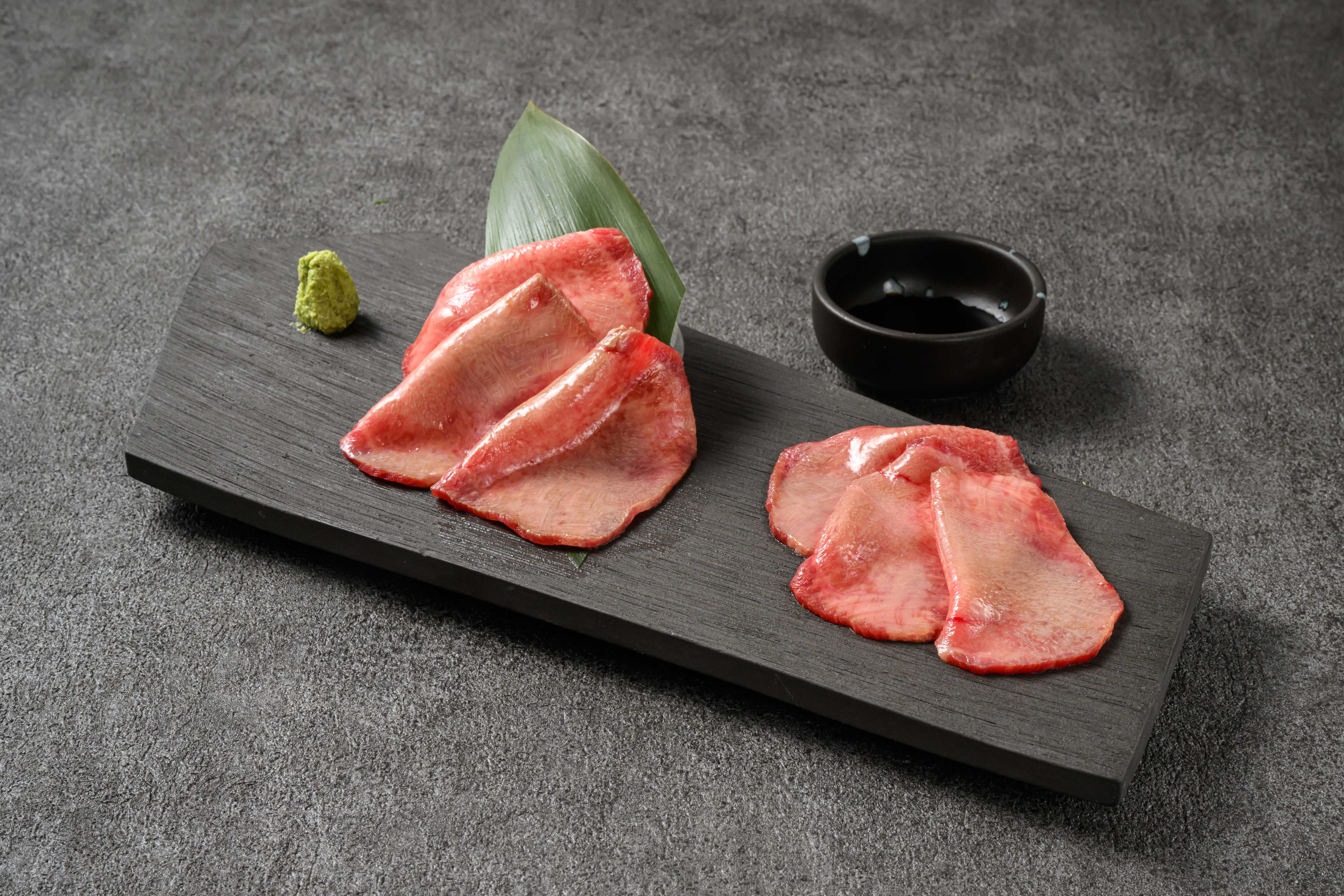 炙りタン��刺し