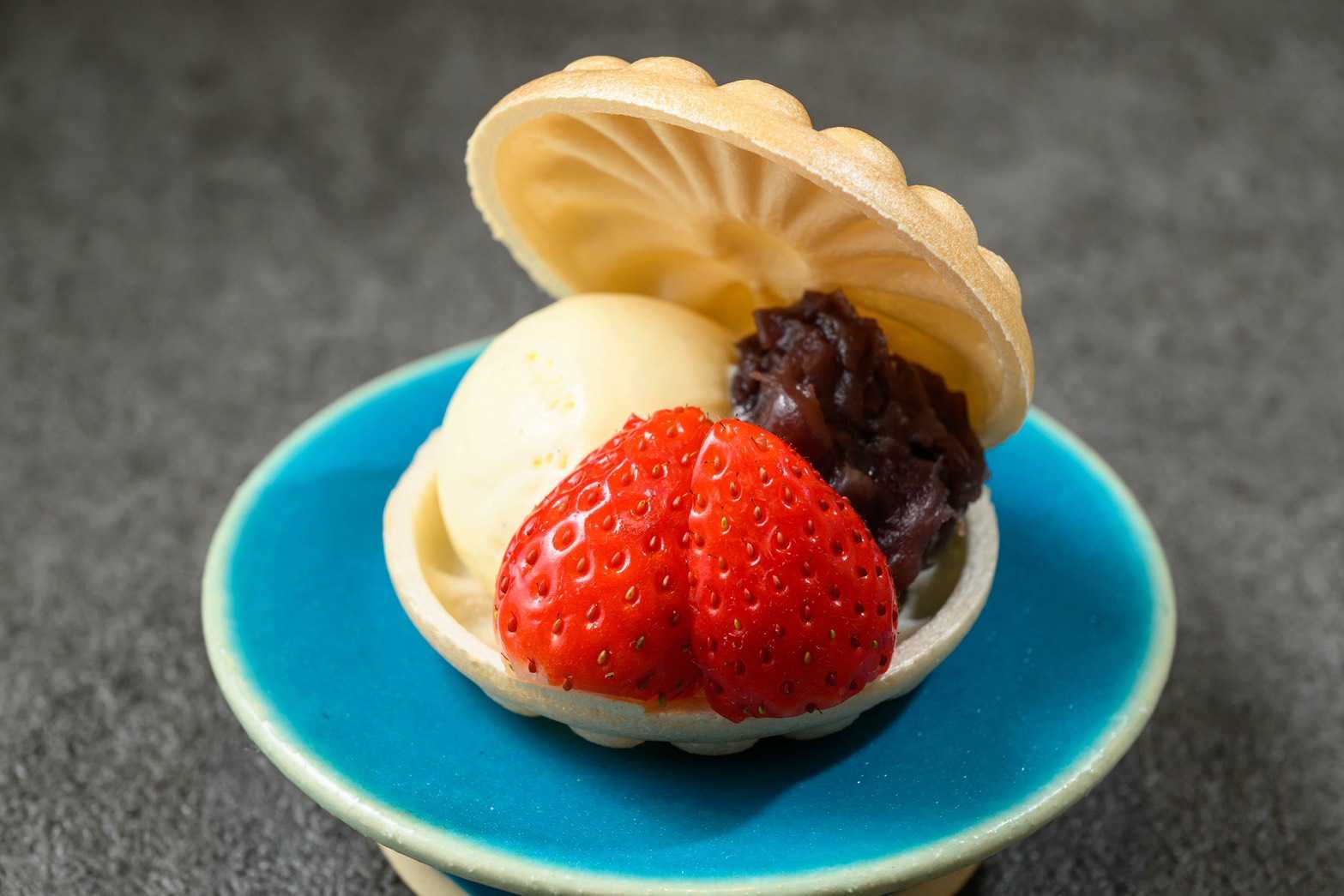 苺のアイス最中