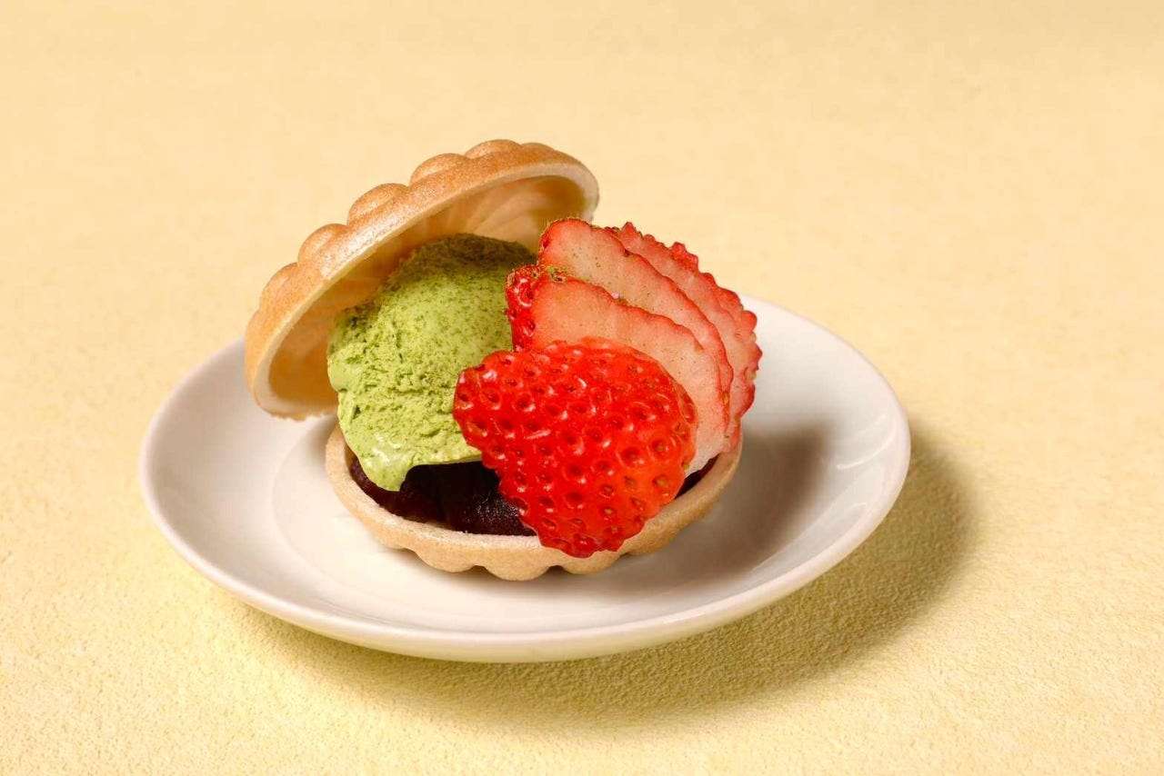 Strawberry and Matcha Ice Cream Monaka