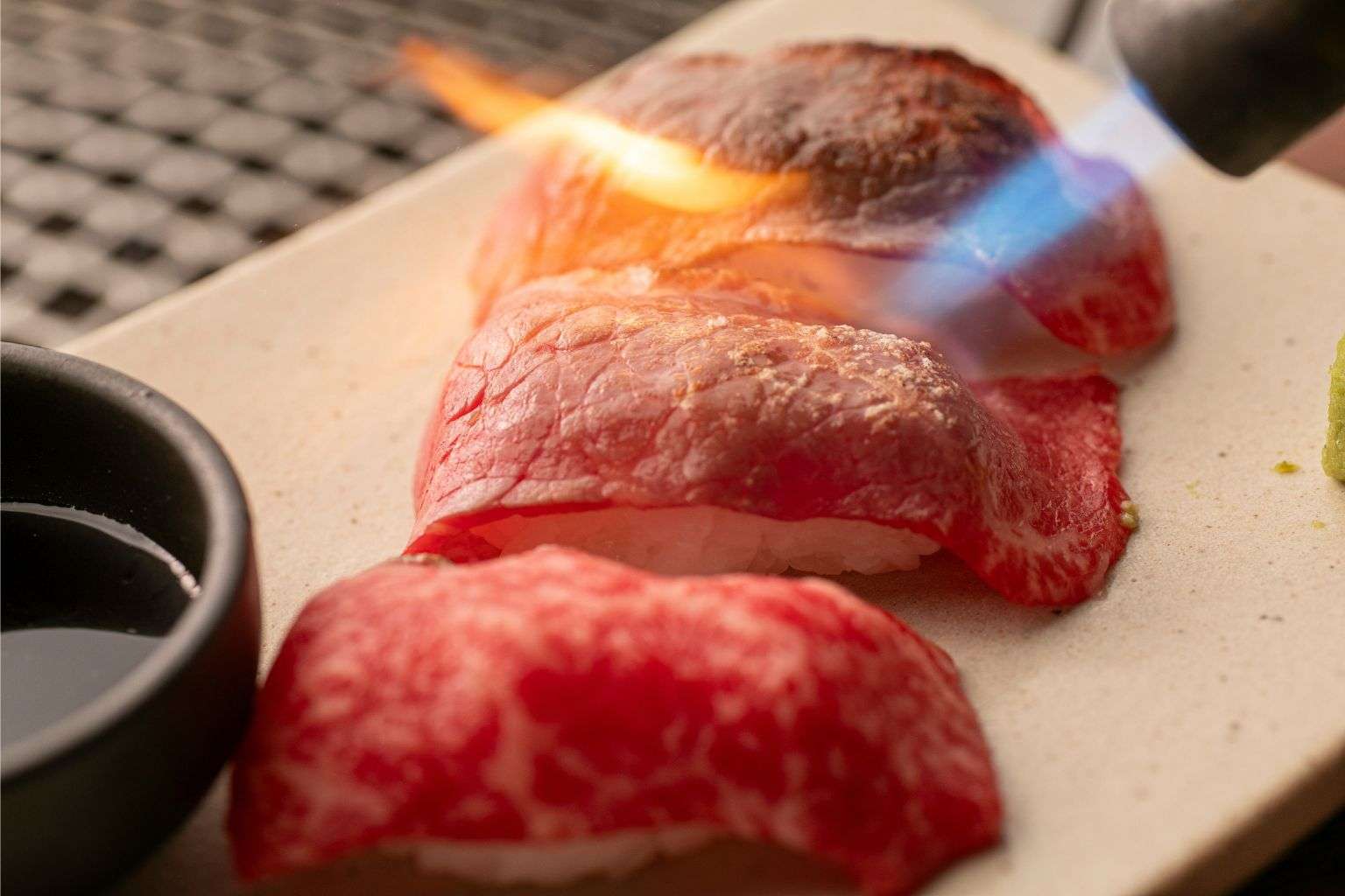 炙り赤身にぎり（3貫）