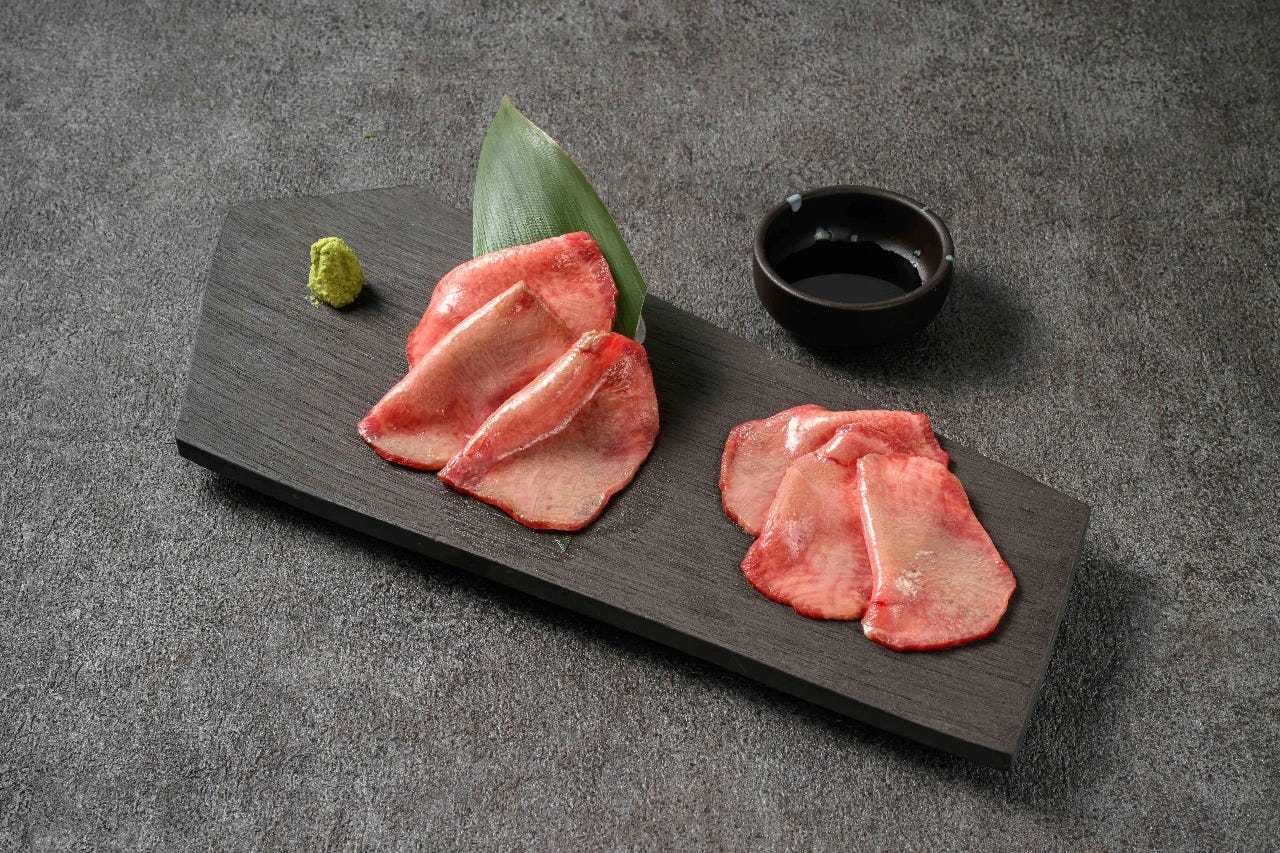 炙りタン  刺し