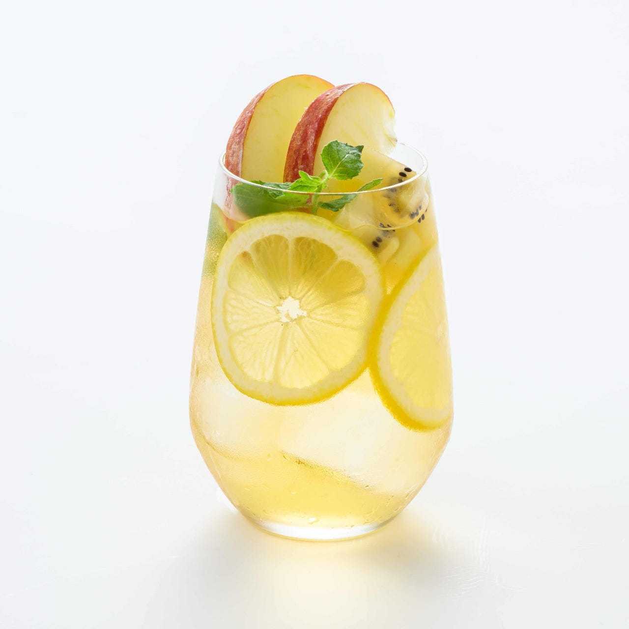 さわやか白のサングリア（りんご＆キウイ）