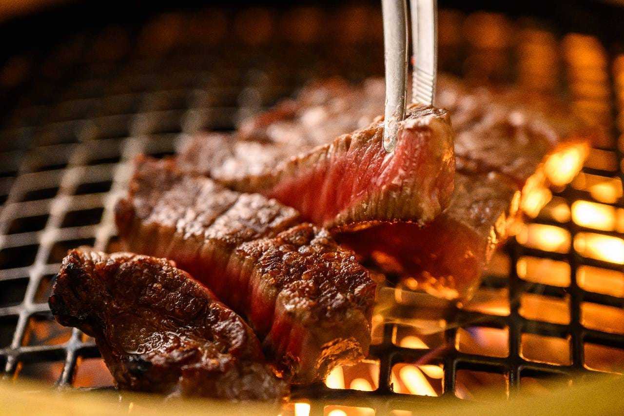 トングは生肉用と、食事用に分けて