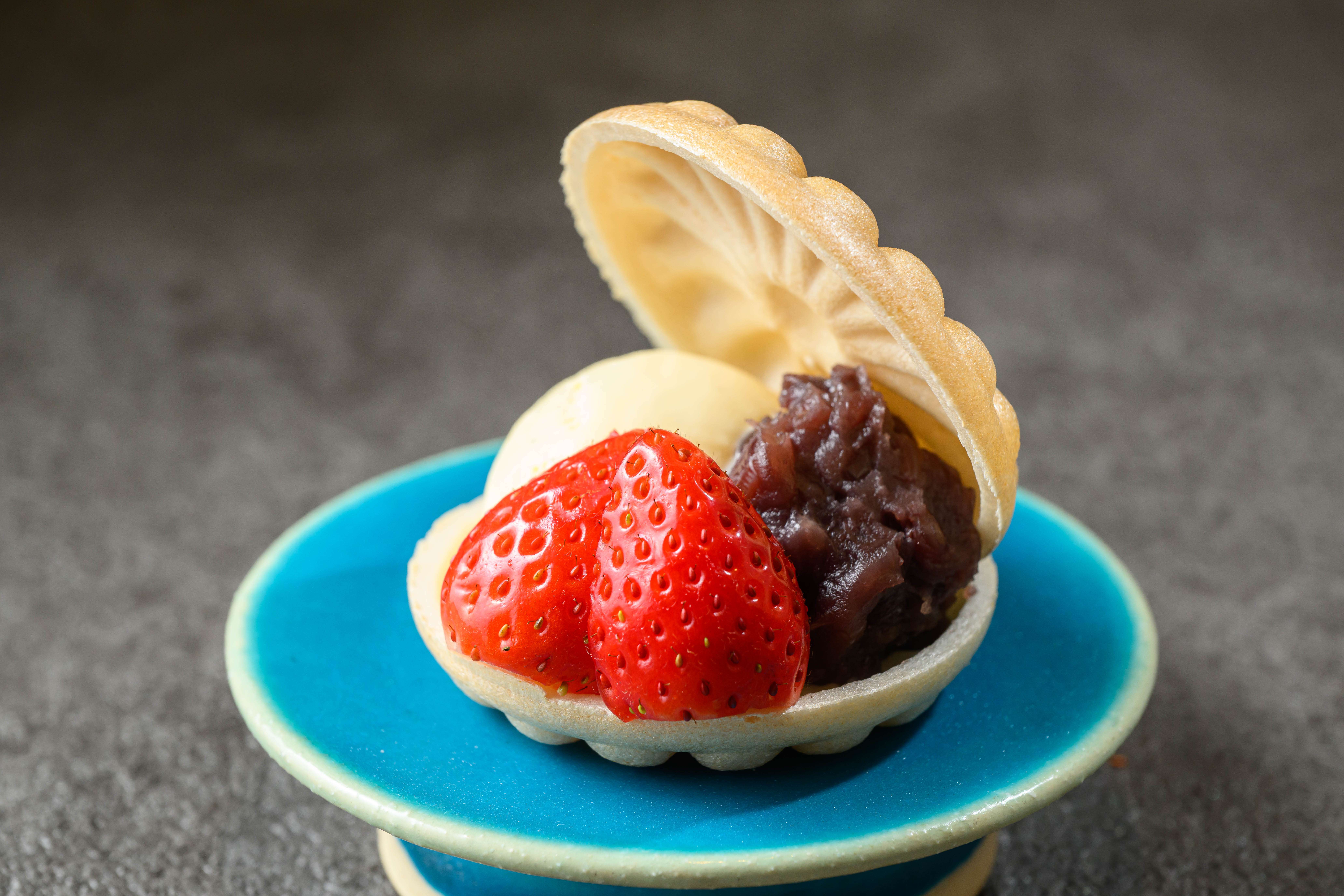 苺のアイス最中