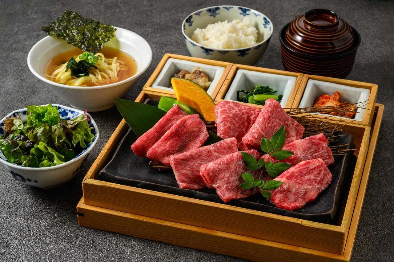 『響 -ひびき- 』赤身の女王、ど真ん中ロース、こく旨カルビなど3種が奏でる極上焼肉 ￥3,498~