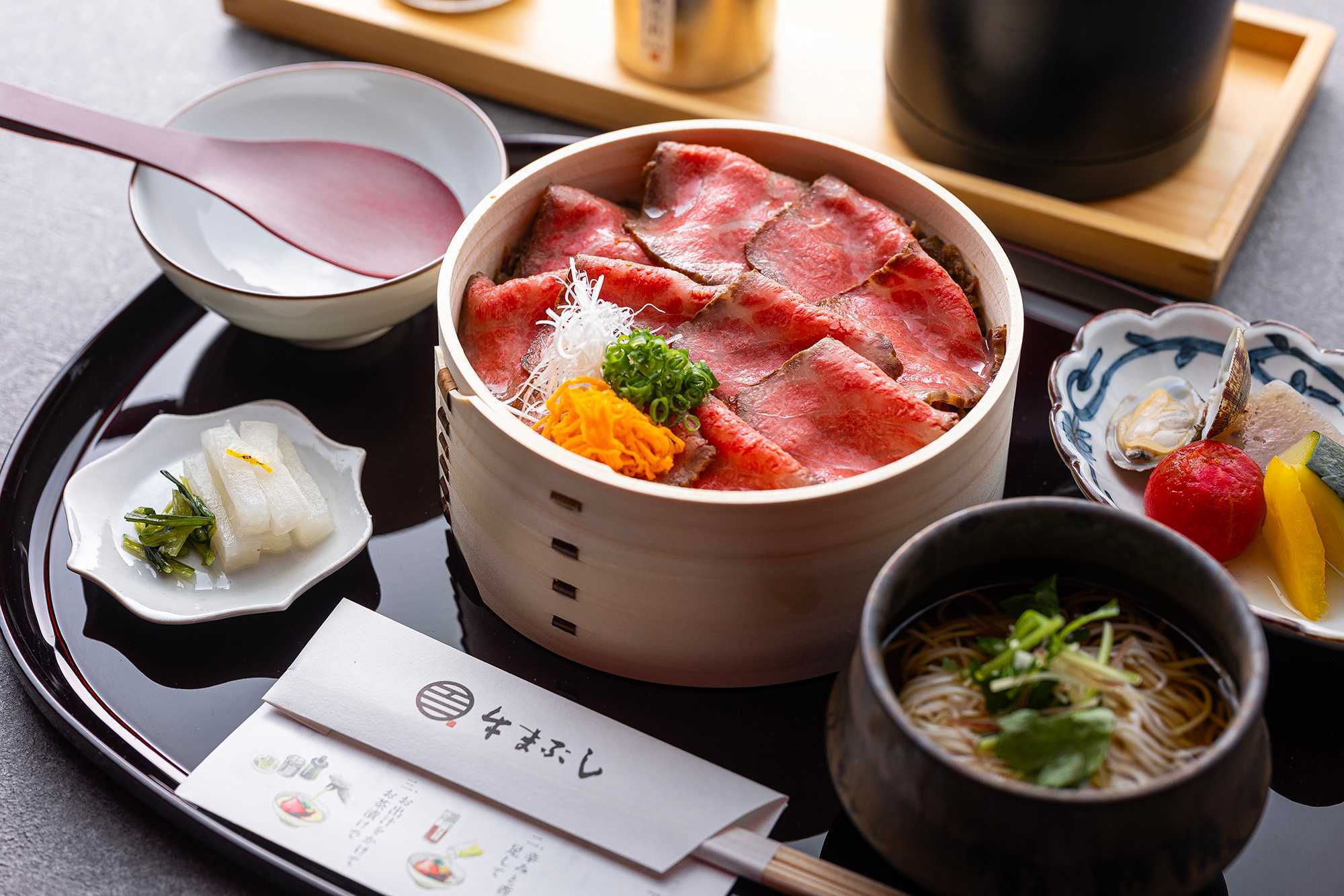 【最受欢迎！】大和牛肉麻布仕（炙烤瘦牛肉）