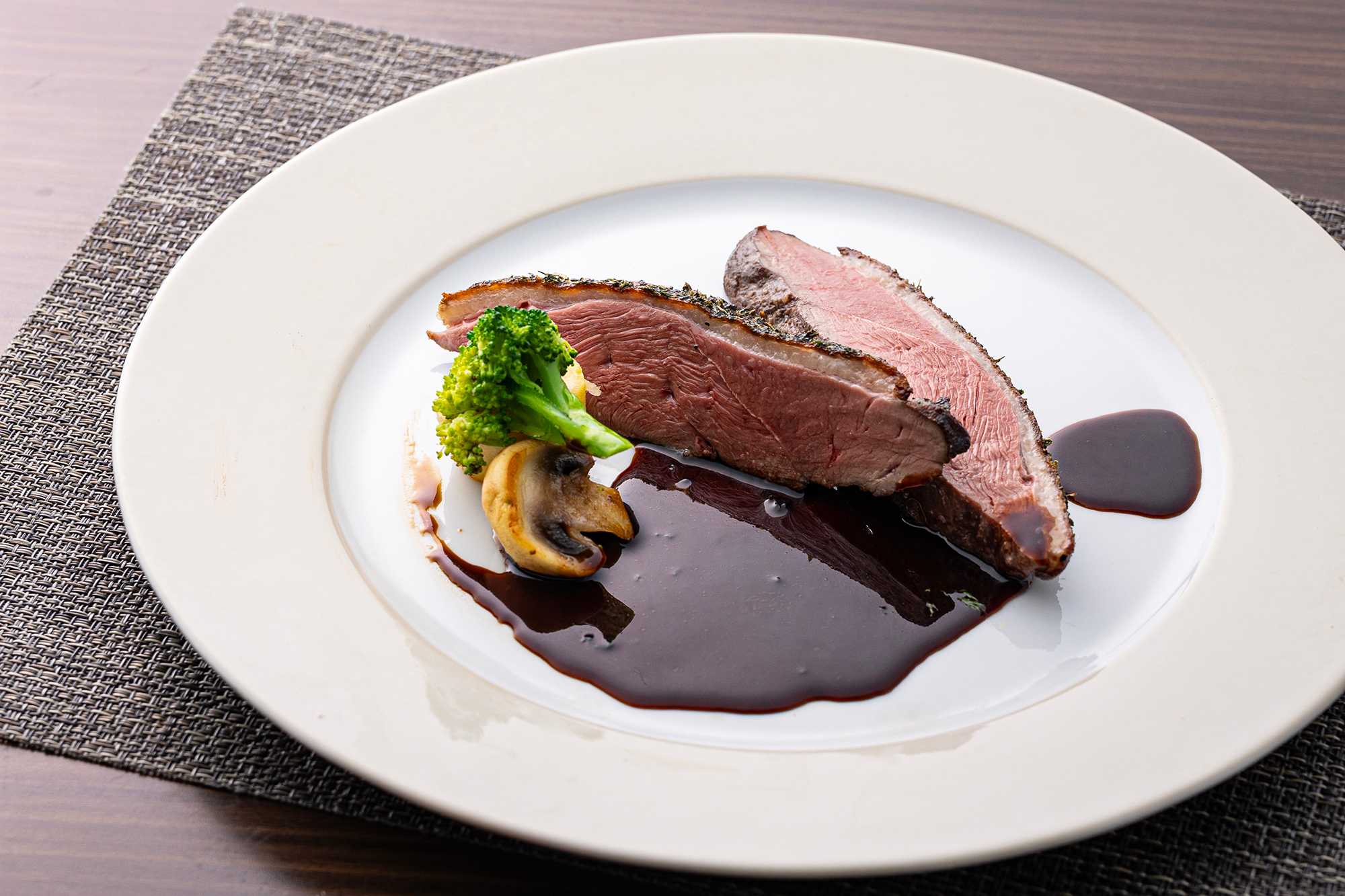 《特選のオススメ》メインのお肉料理