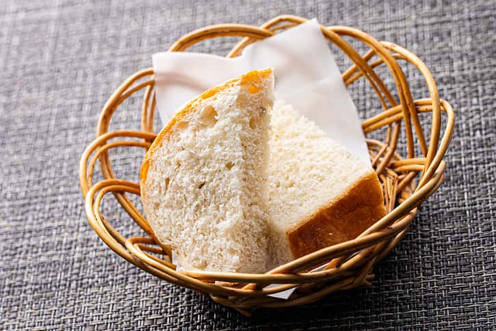 自家製パン（２ピース）