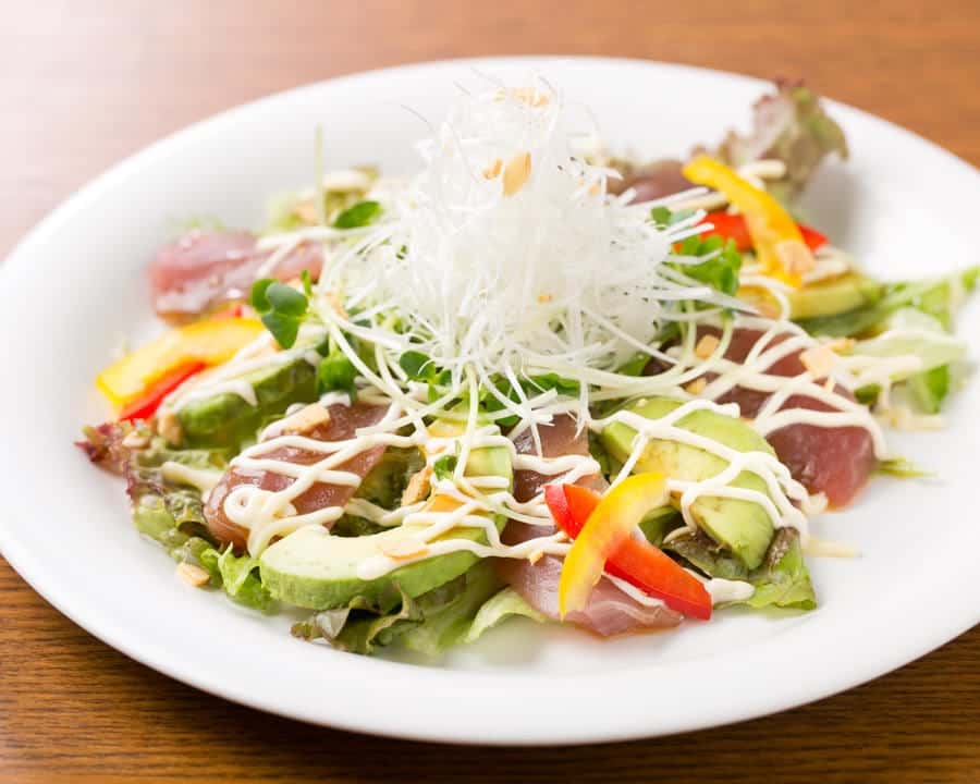 マグロとアボカドのカルパッチョ～サラダ仕立て～