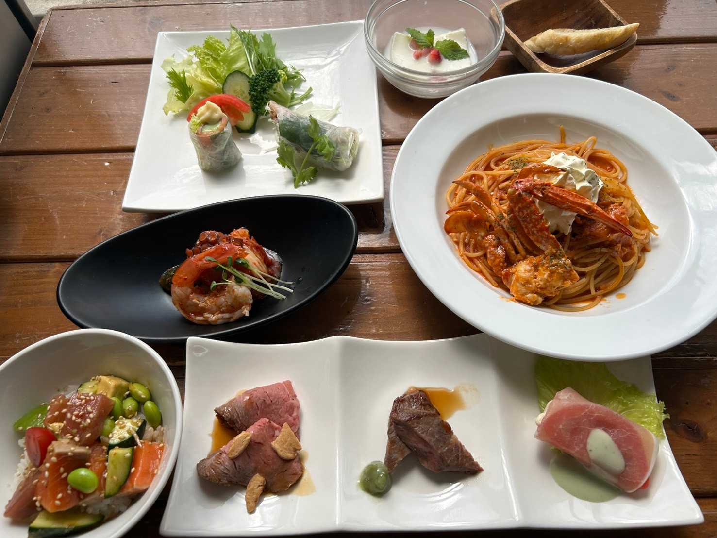 【ぜいたく満足コース/スタンダード飲み放題】お一人様一皿ずつの特別コース！￥6,000