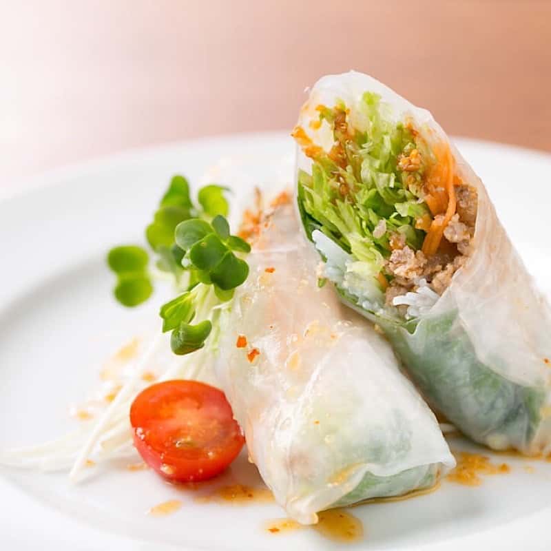 ピリ辛ミンチと野菜の生春巻き