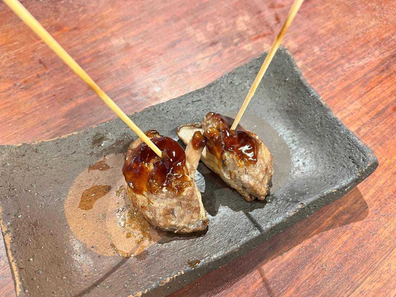  【六白黒豚】特大椎茸黒豚つくね串