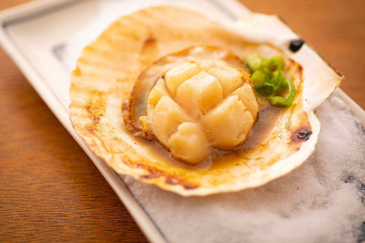 活ホタテ貝のバター焼