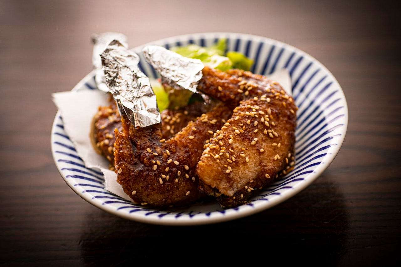 やみつき手羽先（2本）